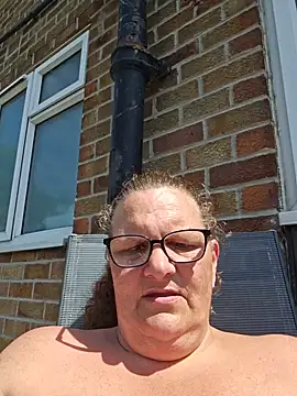 Snapshot of MissQueenBeex chatting on 30, 5, 2026 MissQueenBeex online show from 30, 5, 2026