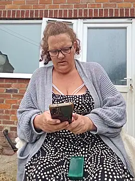 MissQueenBeex online show from 16, 6, 2026