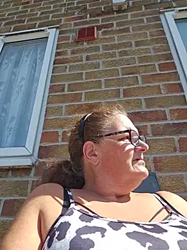 MissQueenBeex online show from 8, 8, 2026