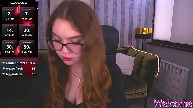 Snapshot of LuxSopphia chatting on 22, 3, 2025 LuxSopphia online show from 22, 3, 2025