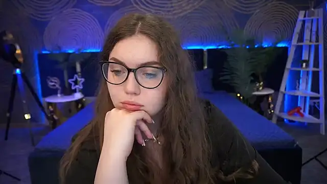 Snapshot of LuxSopphia chatting on 27, 9, 2025 LuxSopphia online show from 27, 9, 2025