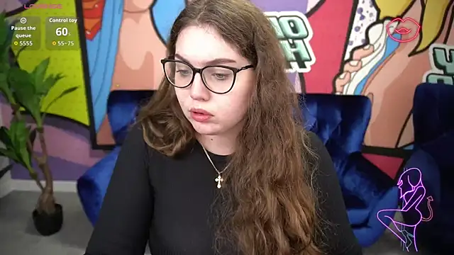 Snapshot of LuxSopphia chatting on 15, 10, 2025 LuxSopphia online show from 15, 10, 2025