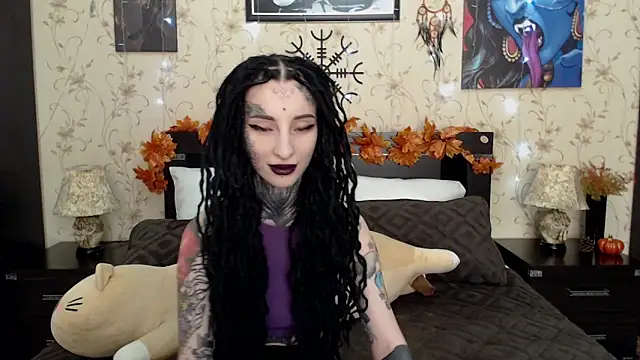 Snapshot of Velvetbat chatting on 17, 10, 2025 Velvetbat online show from 17, 10, 2025