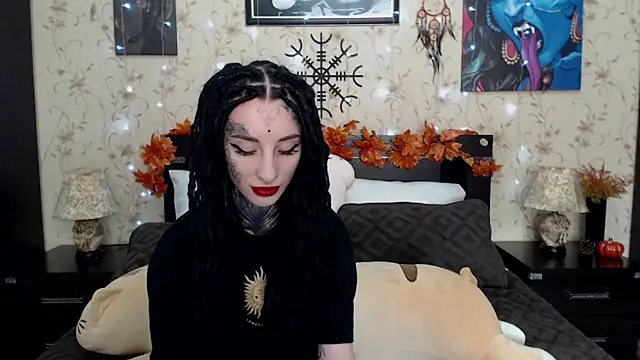 Snapshot of Velvetbat chatting on 18, 10, 2025 Velvetbat online show from 18, 10, 2025