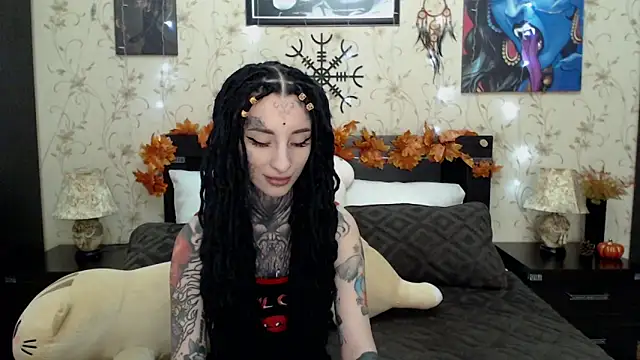 Snapshot of Velvetbat chatting on 19, 10, 2025 Velvetbat online show from 19, 10, 2025