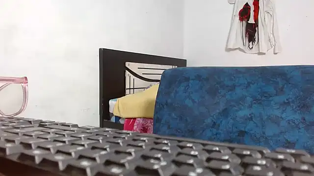 Allyson Mature online show from 24, 3, 2026