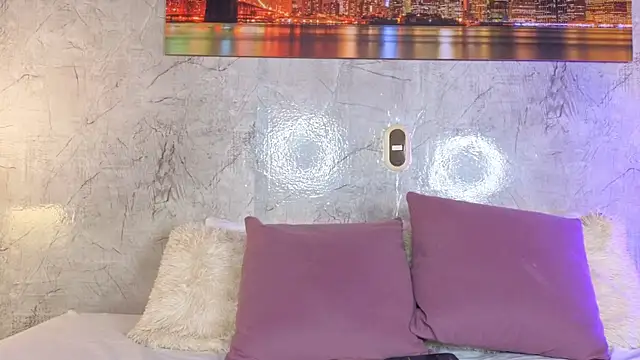 Snapshot of zaraquiinn chatting on 8, 4, 2026 zaraquiinn online show from 8, 4, 2026