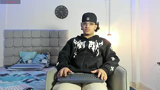 samxx muscle online show from 1, 11, 2025