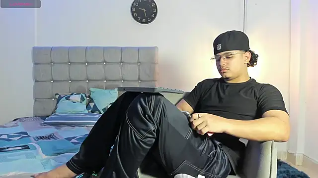 samxx muscle online show from 3, 11, 2025