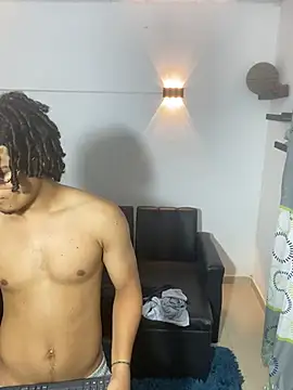 Snapshot of samxx_muscle chatting on 26, 4, 2026 samxx muscle online show from 26, 4, 2026