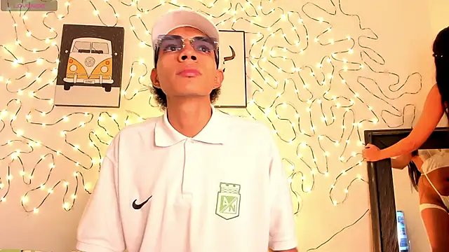 Snapshot of candyandmarilyn chatting on 12, 1, 2026 candyandmarilyn online show from 12, 1, 2026