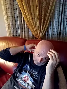 Alexis Bull online show from 23, 10, 2025