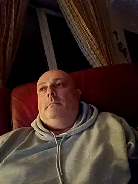 Alexis Bull online show from 18, 3, 2026