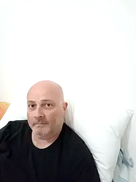 Snapshot of Alexis_Bull chatting on 23, 4, 2026 Alexis Bull online show from 23, 4, 2026