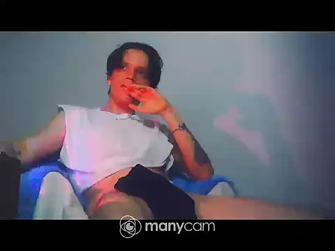 Snapshot of santihot089 chatting on 18, 10, 2025 santihot089 online show from 18, 10, 2025