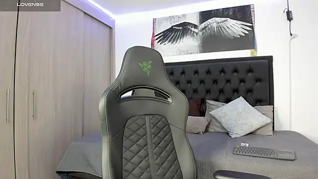 santi aesthetic online show from 9, 10, 2025