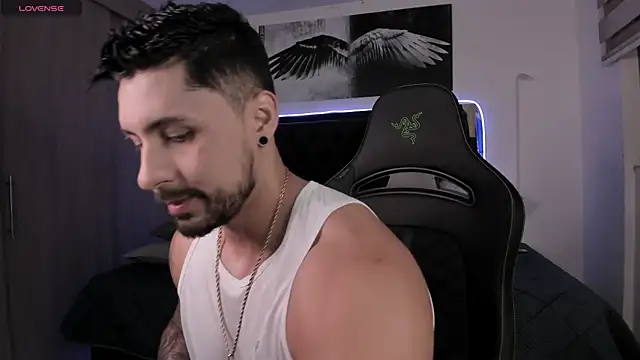 Snapshot of santi_aesthetic chatting on 26, 3, 2026 santi aesthetic online show from 26, 3, 2026