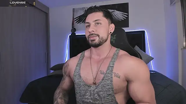 Snapshot of santi_aesthetic chatting on 11, 4, 2026 santi aesthetic online show from 11, 4, 2026