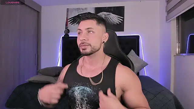 Snapshot of santi_aesthetic chatting on 17, 4, 2026 santi aesthetic online show from 17, 4, 2026