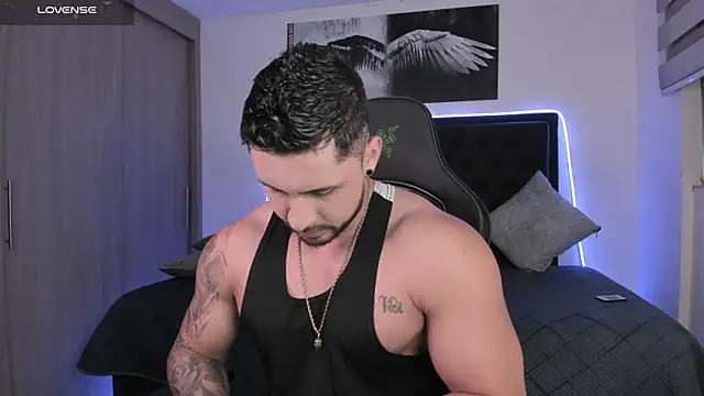 Snapshot of santi_aesthetic chatting on 25, 4, 2026 santi aesthetic online show from 25, 4, 2026