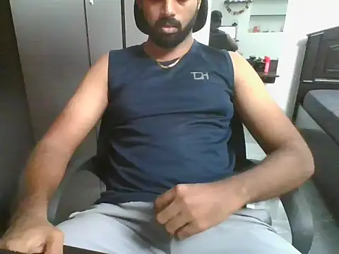 lovelyakash69 online show from 16, 4, 2026