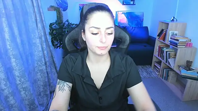 Snapshot of ValeriiMills chatting on 2, 4, 2026 ValeriiMills online show from 2, 4, 2026