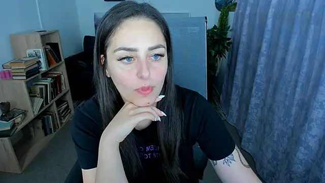 Snapshot of ValeriiMills chatting on 1, 6, 2026 ValeriiMills online show from 1, 6, 2026