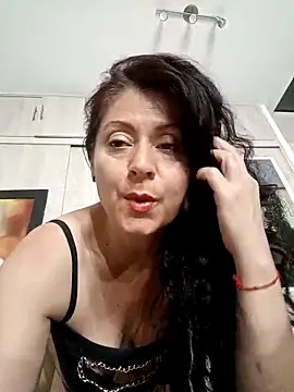 Snapshot of lunadicty chatting on 24, 4, 2026 lunadicty online show from 24, 4, 2026