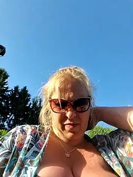 Snapshot of chupasexy chatting on 27, 5, 2026 chupasexy online show from 27, 5, 2026
