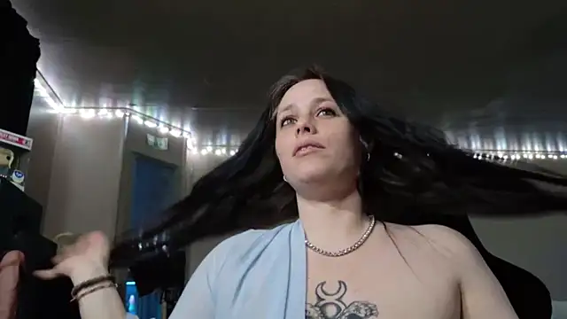 Snapshot of mavismable chatting on 17, 4, 2026 mavismable online show from 17, 4, 2026