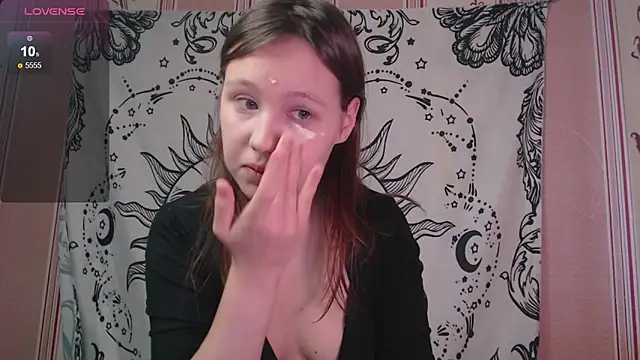 Thighswithspikes online show from 31, 10, 2025