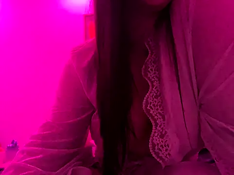 Snapshot of MoonlitLust chatting on 23, 4, 2026 MoonlitLust online show from 23, 4, 2026
