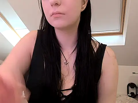 Snapshot of MoonlitLust chatting on 6, 5, 2026 MoonlitLust online show from 6, 5, 2026