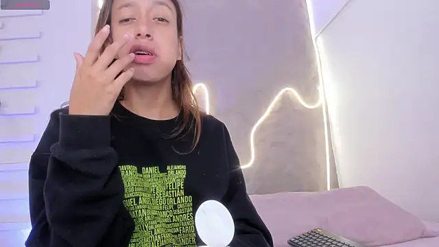 Dulce Quintana online show from 27, 11, 2025