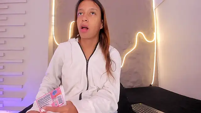 Dulce Quintana online show from 2, 12, 2025