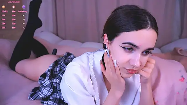 Snapshot of CupSizeGirl chatting on 29, 10, 2025 CupSizeGirl online show from 29, 10, 2025