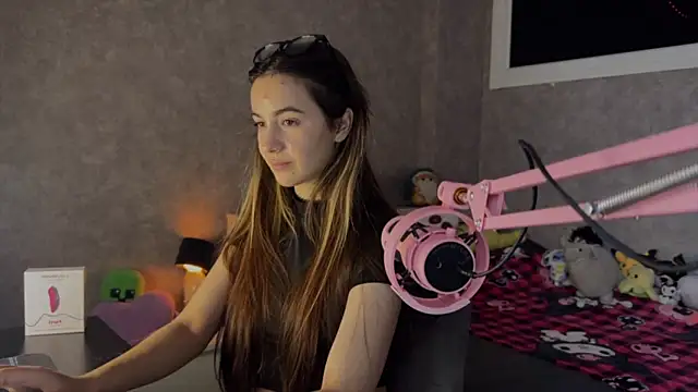 Snapshot of CupSizeGirl chatting on 17, 2, 2026 CupSizeGirl online show from 17, 2, 2026