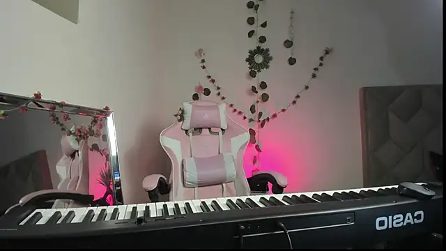 Paprika  online show from 5, 12, 2025