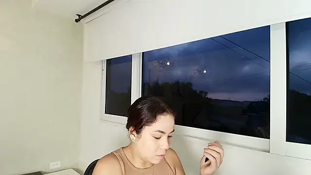  Victoria Collins online show from 8, 11, 2025