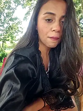 Snapshot of Lunaluxe1001 chatting on 4, 12, 2025 Lunaluxe1001 online show from 4, 12, 2025