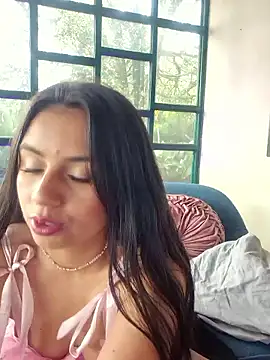Snapshot of Lunaluxe1001 chatting on 13, 1, 2026 Lunaluxe1001 online show from 13, 1, 2026
