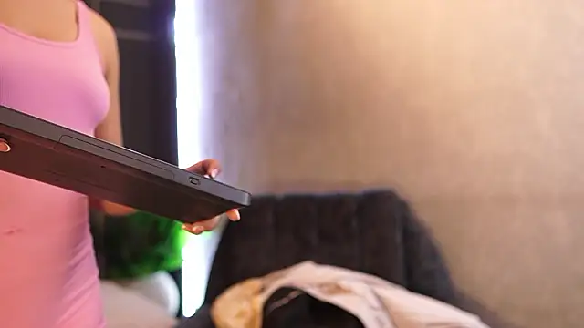 Snapshot of Susan_wall chatting on 2, 3, 2026 Susan wall online show from 2, 3, 2026