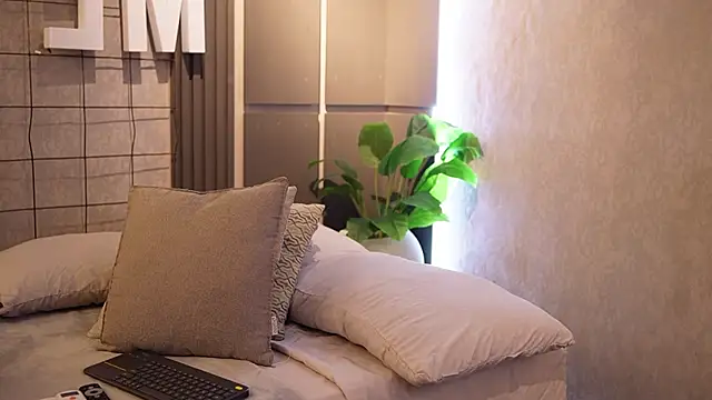 Snapshot of Susan_wall chatting on 15, 4, 2026 Susan wall online show from 15, 4, 2026