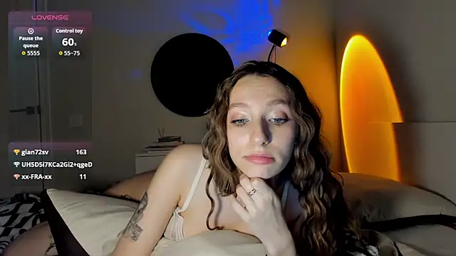 Snapshot of DreamHale_ chatting on 19, 4, 2026 DreamHale online show from 19, 4, 2026