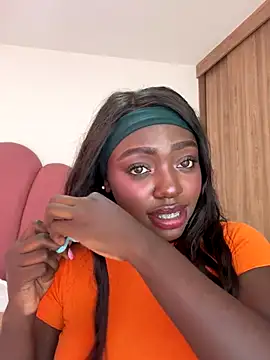 Snapshot of alissradiante1 chatting on 23, 12, 2025 alissradiante1 online show from 23, 12, 2025