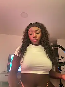 Snapshot of alissradiante1 chatting on 16, 1, 2026 alissradiante1 online show from 16, 1, 2026