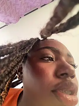 Snapshot of alissradiante1 chatting on 6, 3, 2026 alissradiante1 online show from 6, 3, 2026