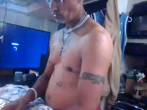 Snapshot of badboy2u2025 chatting on 11, 4, 2026 badboy2u2025 online show from 11, 4, 2026