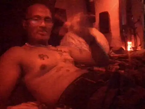 Snapshot of badboy2u2025 chatting on 13, 4, 2026 badboy2u2025 online show from 13, 4, 2026