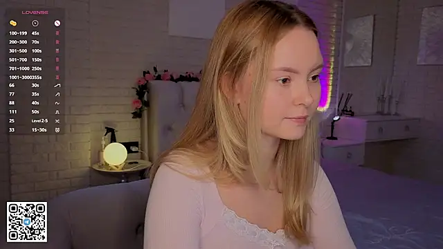 Snapshot of FlowersLover chatting on 13, 9, 2025 FlowersLover online show from 13, 9, 2025